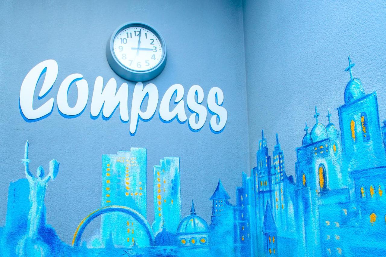 U-Compass Hostel Kiev Exterior foto